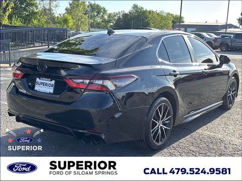 Used 2024 Toyota Camry SE FWD image 3