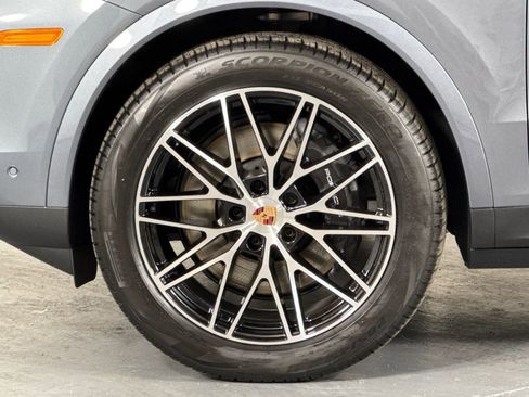 New 2026 Porsche Cayenne image 34