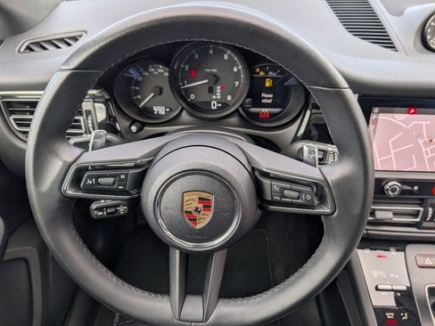 Certified 2024 Porsche Macan AWD/4WD image 21