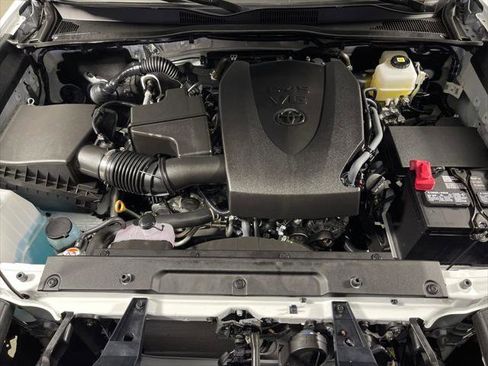 Certified 2023 Toyota Tacoma TRD Off-Road image 9