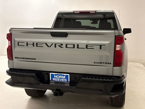Used 2025 Chevrolet Silverado 1500 Custom Trail Boss w/ LPO, Dark Essentials Package image 9