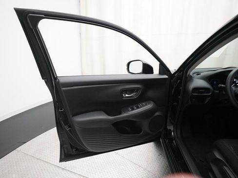 Certified 2024 Honda HR-V LX image 27