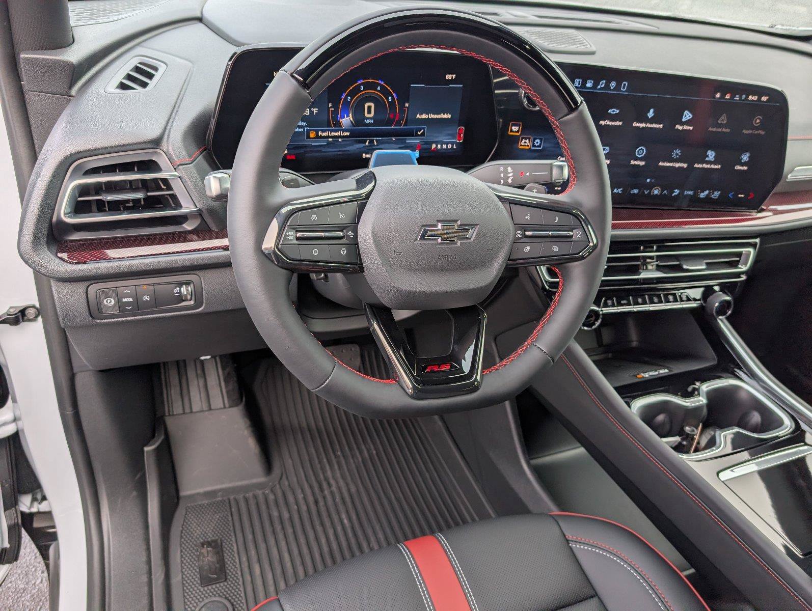 New 2027 Chevrolet Traverse RS w/ LPO, Floor Liner Package FWD image 4