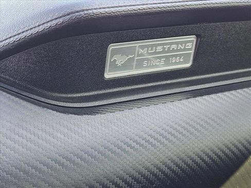 Used 2016 Ford Mustang Coupe image 4