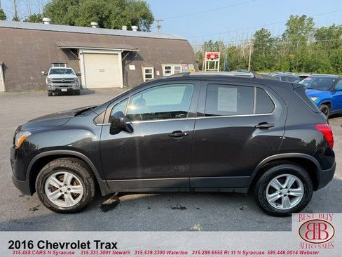 Used 2016 Chevrolet Trax LT AWD/4WD image 2