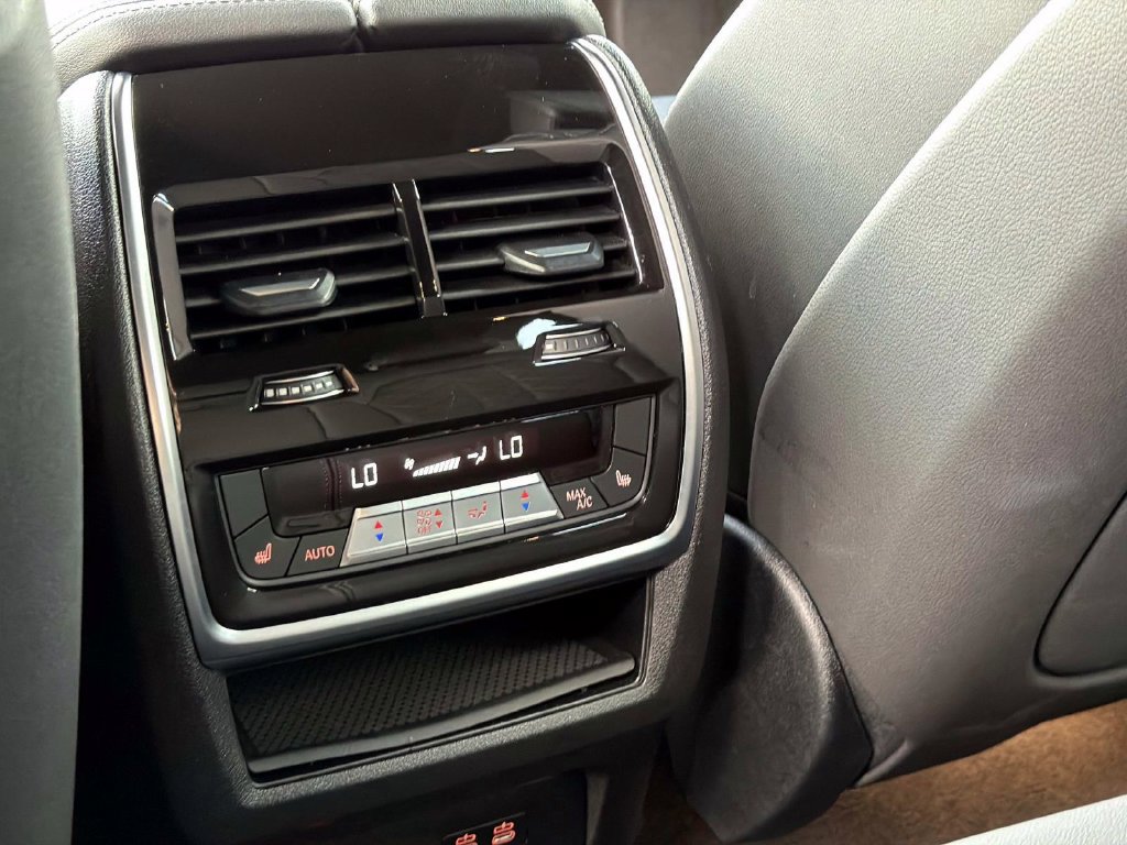 Used 2025 BMW X5 M60i AWD/4WD image 14