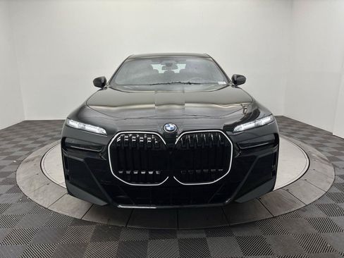 New 2026 BMW i7 xDrive60 w/ Executive Package AWD/4WD image 2