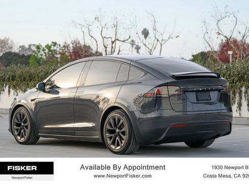 Used 2024 Tesla Model X image 3