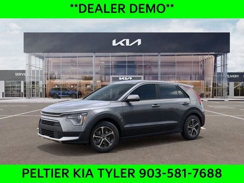 New 2025 Kia Niro LX image 3