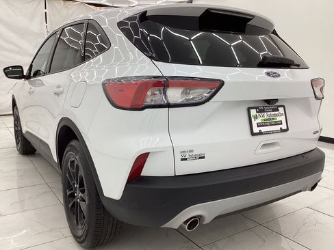 Used 2020 Ford Escape SE Sport AWD/4WD image 9