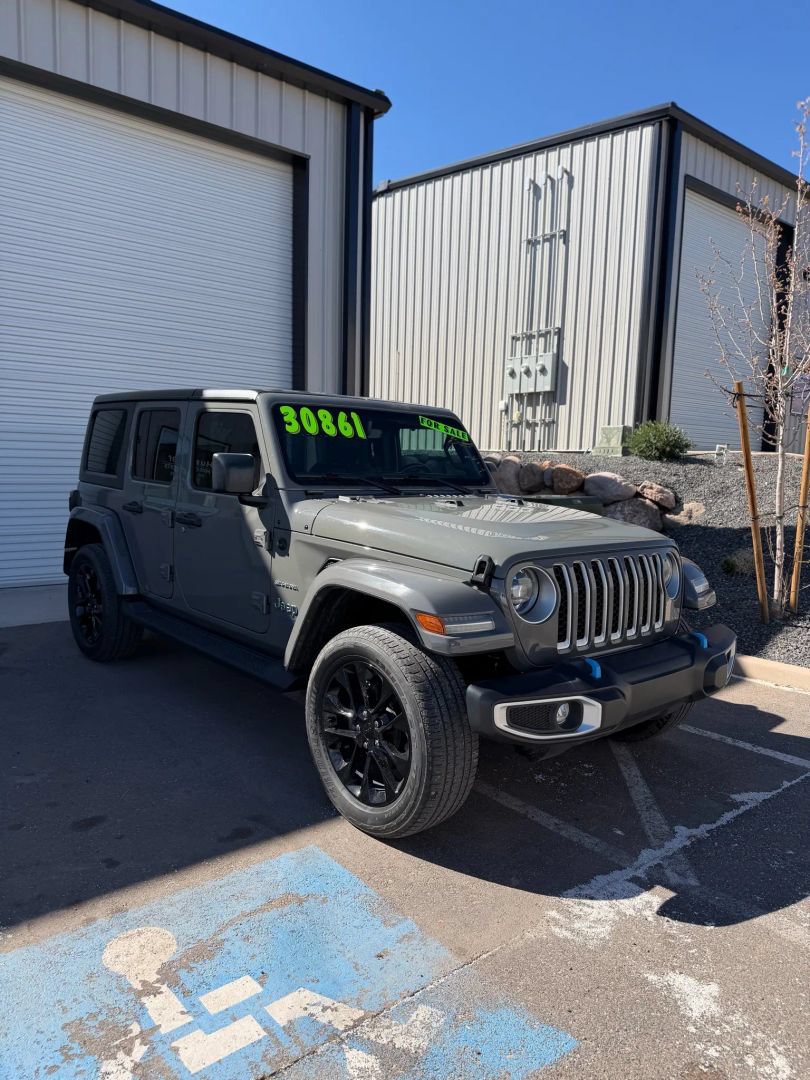 Used 2023 Jeep Wrangler Unlimited Sahara w/ Cold Weather Group AWD/4WD image 7