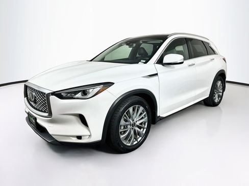 Used 2023 INFINITI QX50 Luxe AWD/4WD image 3