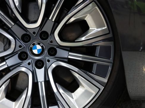 Used 2025 BMW i7 xDrive60 AWD/4WD image 26