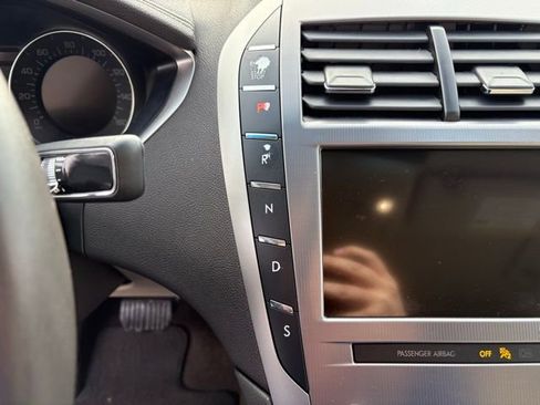 Used 2020 Lincoln MKZ Standard image 23