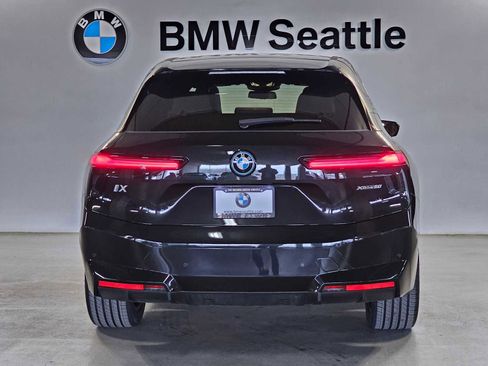 Used 2024 BMW iX xDrive50 w/ Premium Package AWD/4WD image 5