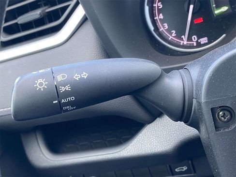 Used 2023 Toyota RAV4 XLE image 21