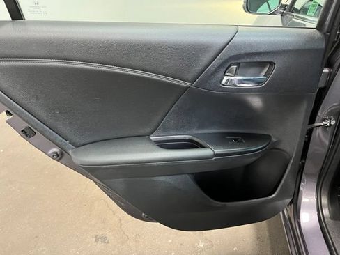 Used 2017 Honda Accord EX image 16