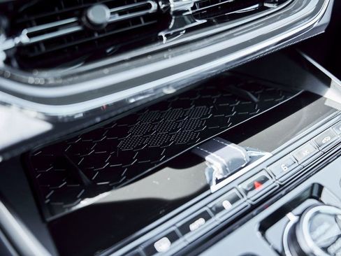 Used 2025 Aston Martin DBX 707 image 69