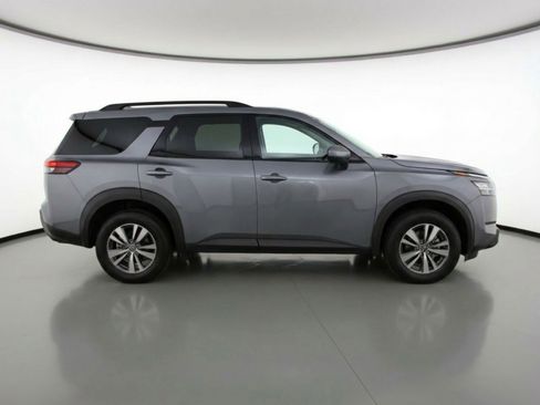 Used 2025 Nissan Pathfinder SV FWD image 11