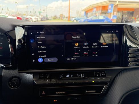 Used 2025 Toyota Camry SE w/ Multimedia Upgrade Package image 17