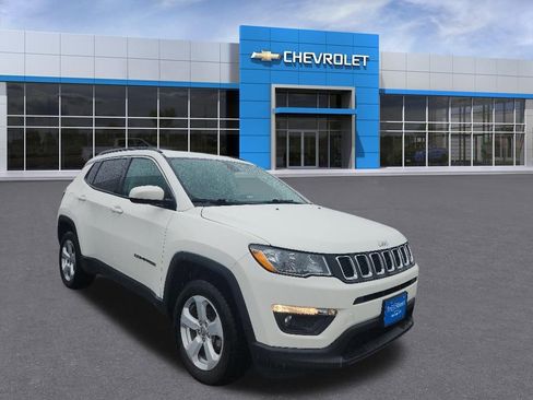 Used 2018 Jeep Compass Latitude w/ Cold Weather Group AWD/4WD image 7