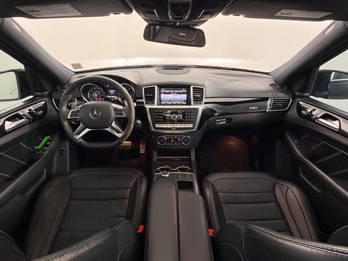 Used 2013 Mercedes-Benz ML 63 AMG 4MATIC image 19