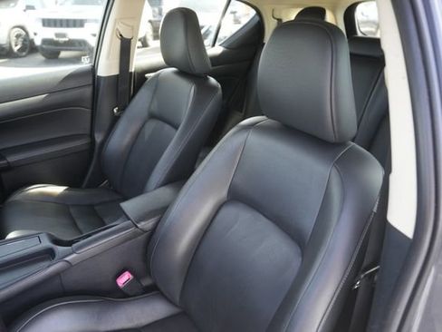 Used 2015 Lexus CT 200h w/ Seat Comfort Package image 10