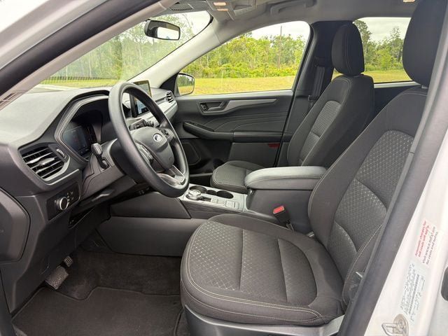 Used 2025 Ford Escape Active AWD/4WD image 10
