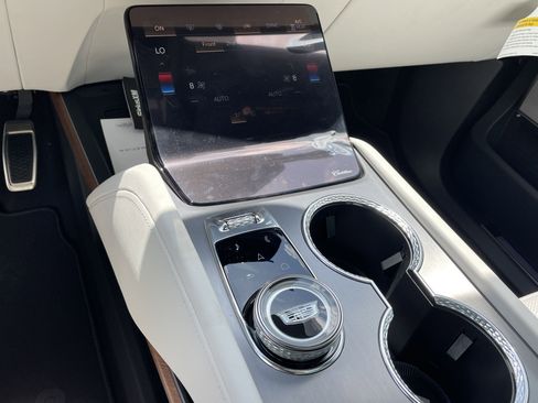 New 2026 Cadillac Vistiq Luxury image 26