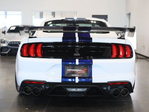 Used 2021 Ford Mustang Shelby GT500 w/ Carbon Fiber Track Pack RWD image 5