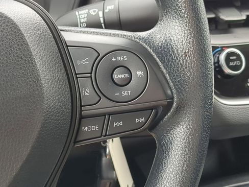Used 2022 Toyota Corolla LE image 18