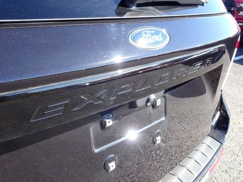 Certified 2022 Ford Explorer ST-Line w/ Class IV Trailer Tow Package image 6