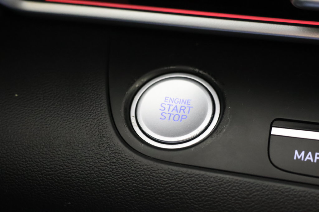 Used 2025 Hyundai Elantra SEL FWD image 17