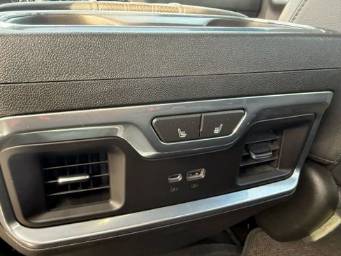 Used 2024 Chevrolet Silverado 2500 High Country w/ High Country Premium Package image 21