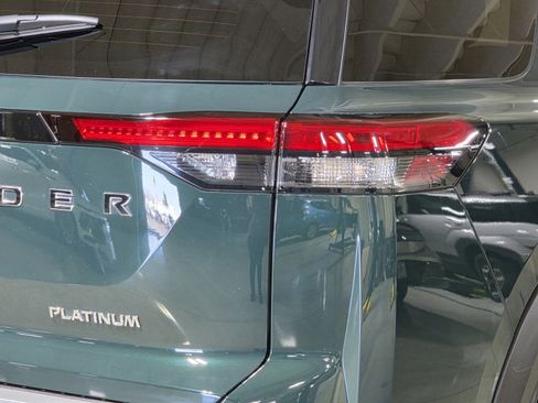 Used 2023 Nissan Pathfinder Platinum image 13