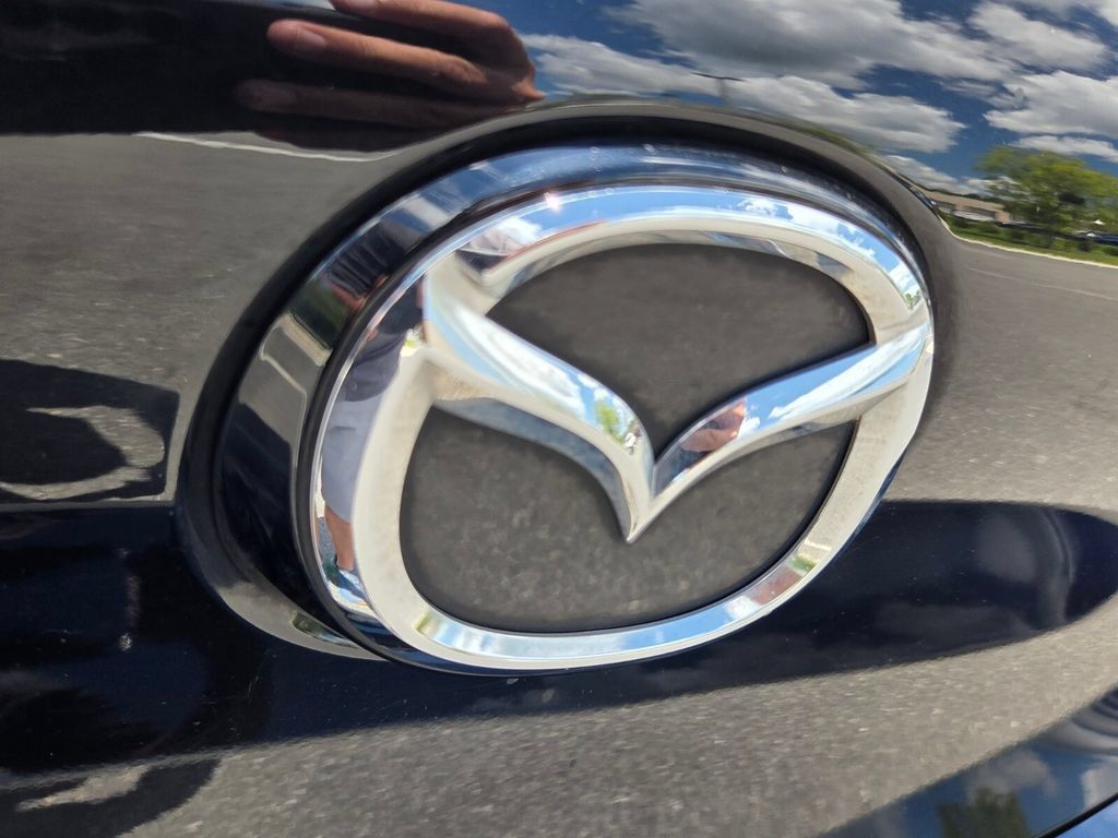 Used 2021 MAZDA MAZDA3 s FWD image 9
