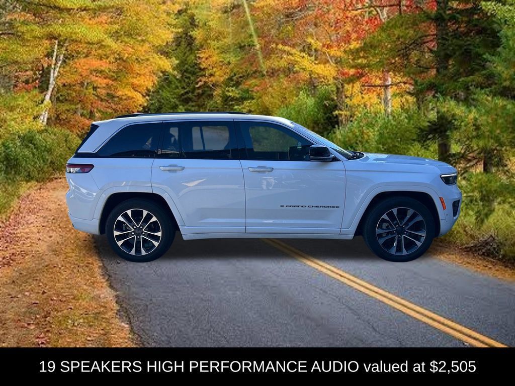 Certified 2023 Jeep Grand Cherokee Overland w/ Luxury Tech Group IV AWD/4WD image 2