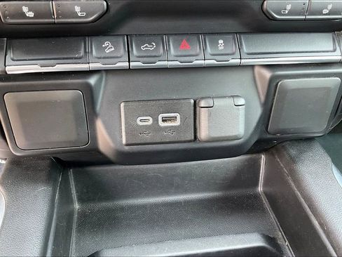 Used 2022 Chevrolet Silverado 1500 LT Trail Boss w/ Bed Protection Package AWD/4WD image 33