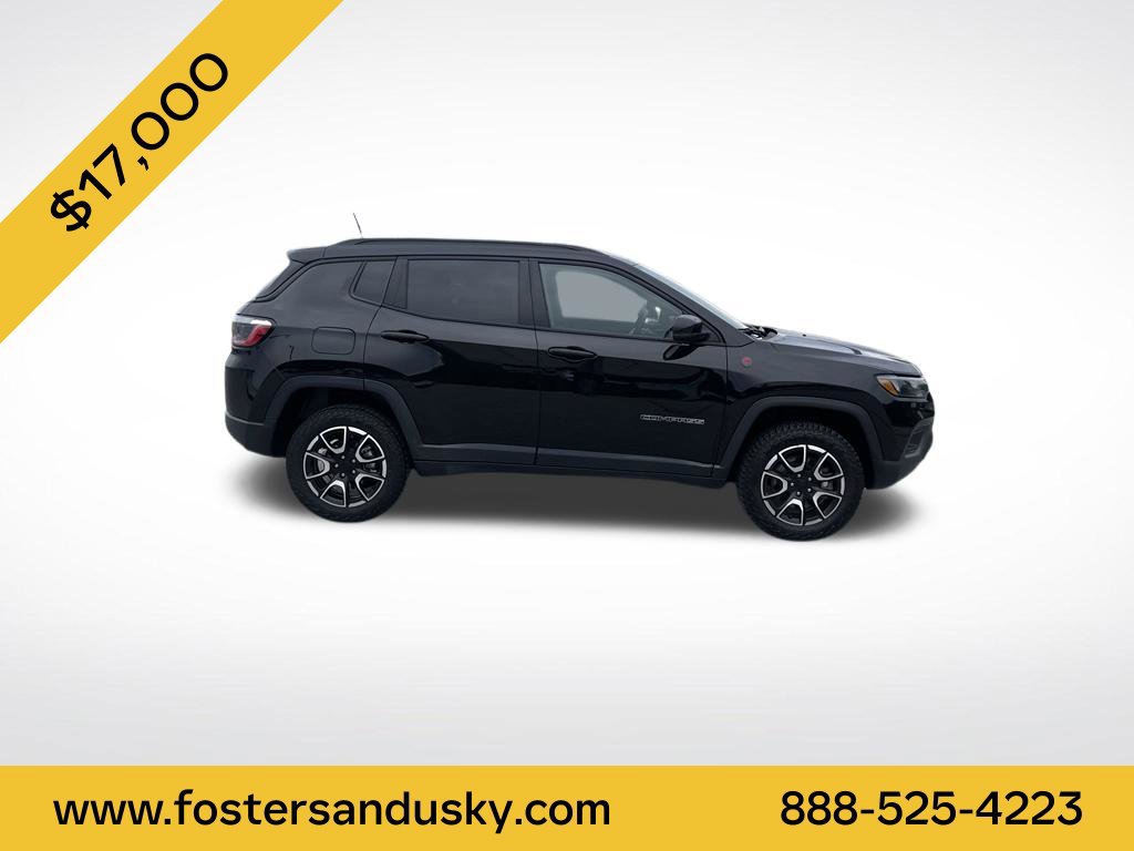 Used 2024 Jeep Compass Trailhawk AWD/4WD image 6