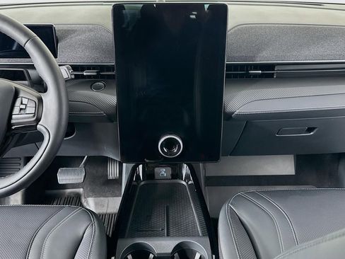 Used 2021 Ford Mustang Mach-E Premium image 36