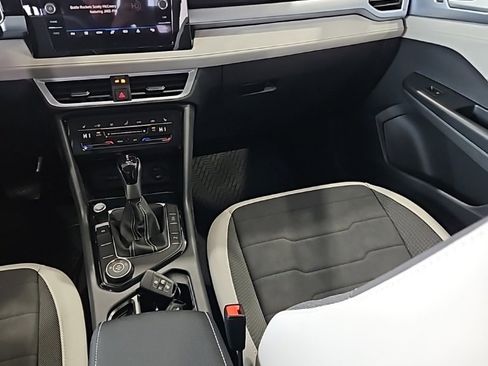 New 2026 Volkswagen Taos SE image 23