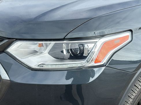 Used 2021 Chevrolet Traverse RS image 9