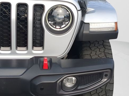 Used 2023 Jeep Gladiator Rubicon w/ LED Lighting Group image 18