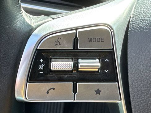 Certified 2024 Kia Telluride EX w/ EX Captain's Chair Package FWD image 25