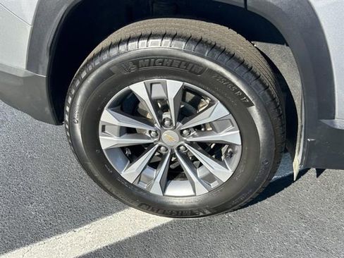 Used 2025 Chevrolet Equinox LT w/ Convenience Package II image 31