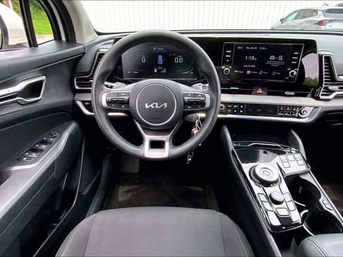 Used 2023 Kia Sportage LX AWD/4WD image 5