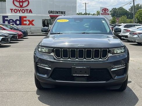 Used 2022 Jeep Grand Cherokee Limited image 2