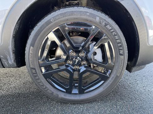 Used 2023 Kia Telluride EX X-Line image 27