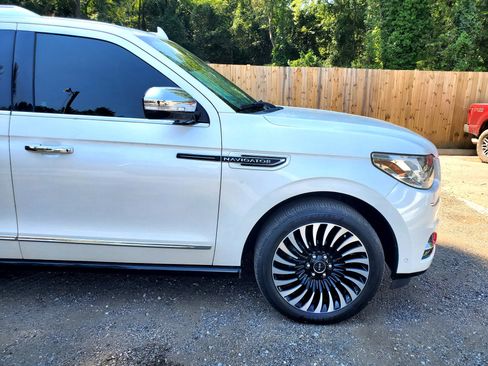 Used 2018 Lincoln Navigator Black Label w/ Cargo Package image 10