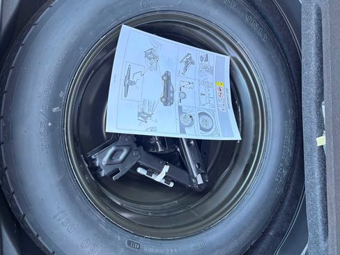 Certified 2021 Jeep Cherokee Latitude Plus image 11